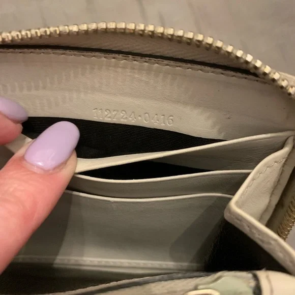 Gucci GG champagne monogram crossbody wallet - Picture 8 of 15